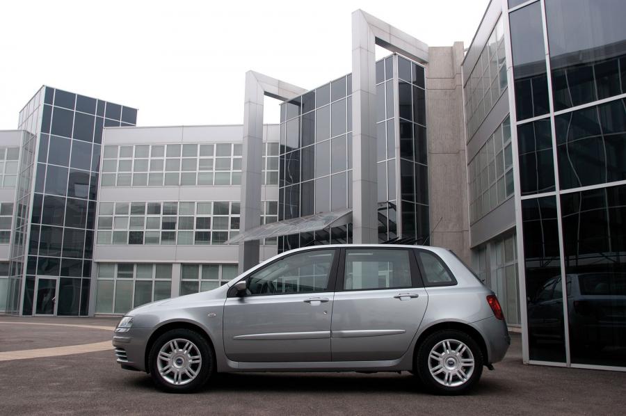  Fiat Stilo 2002 года  (фото 53 из 177)